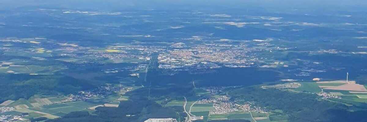 Flugwegposition um 12:30:16: Aufgenommen in der Nähe von Neumarkt in der Oberpfalz, Deutschland in 1877 Meter